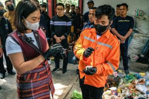 Ubah Sampah Plastik Jadi Energi, Desa Wisata Hariara Pohan Raih Apresiasi Wamenpar