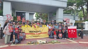 Solidaritas Masyarakat Sipil untuk Sorbatua Siallagan dan Komunitas Masyarakat Adat Menunggu Putusan Kasasi MA