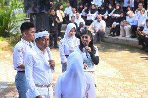 Menteri Meutya dan Gubernur Dedi Mulyadi Bekerja Sama Lindungi Anak Sekolah