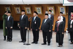 Lantik Pejabat Pimpinan Tinggi Pratama, Sekjen Kemendagri Tekankan Pentingnya Terobosan dan Ide Kreatif