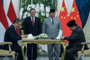 Kerja Sama Pariwisata Indonesia-Tiongkok: Tingkatkan Kemudahan Kunjungan Wisatawan Tiongkok ke Indonesia