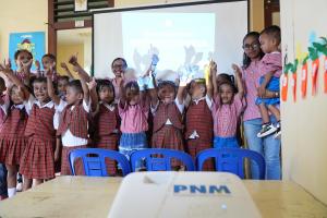  Kisah Inspiratif Guru TK di Pulau Saparua: Pertahankan Sekolah dengan Bantuan PNM