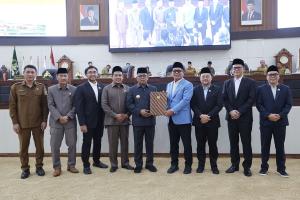 Tingkatkan Kinerja, Gubernur Banten Andra Soni Berkomitmen Perkuat Permodalan Bank Banten