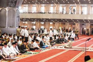 Panglima TNI Bersama Presiden RI Jalankan Salat Idul Adha di Masjid Istiqlal
