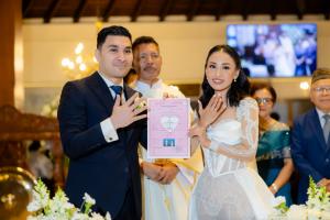 Dari Wonda ke Jakarta: Pastor "Kampung" Pimpin Pernikahan Politisi Muda Mario Pranda dan Senator Stevi Harman