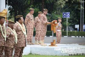 Diiringi Defile Drumband, Wamendagri Bima Sambut Peserta Retret Gelombang II di Kampus IPDN