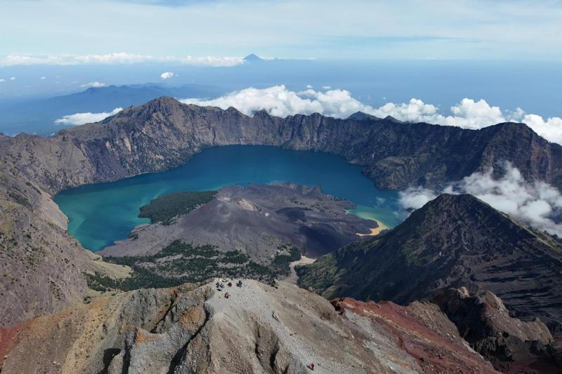 Musibah Menimpa Wisatawan Brasil di Gunung Rinjani, Ini Penjelasan Kementerian Pariwisata