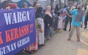 Ratusan Warga Depok Demo Tolak Pembangunan Gereja di Kalibaru Cilodong