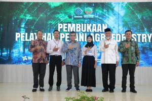 Latih SDM Kehutanan di Bidang Agroforestri Berbasis Kopi dengan Tanaman Hortikultura, Kemnaker Bersinergi dengan Kemenhut