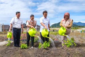 Wamenpar dan Ketua DEN Kunjungi Sentra Riset Herbal Humbahas, Dorong Potensi Wisata Baru