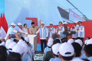 Mendagri Dampingi Presiden Prabowo Luncurkan 80.000 Kopdeskel Merah Putih