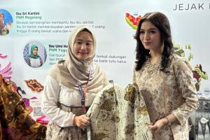 Batik Merawit Cirebon Curi Perhatian di GBN 2025, Istri Wapres Borong Produk UMKM Binaan PNM Mekaar