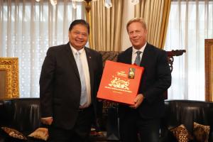 Bertemu Menteri Perdagangan dan Investasi Selandia Baru, Menko Airlangga Bahas Dukungan Aksesi OECD dan Penguatan Kerja Sama Bilateral