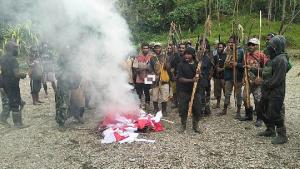 TPNPB-OPM Bakar Bendera Merah Putih di Pegunungan Bintang, Klaim Tolak Penjajahan Indonesia