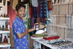 Bank Mandiri Dukung UMKM lewat Livin’ Merchant dan Program Hyperlocal UMKM