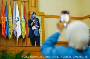 Meutya Hafid Ajak Mahasiswa Bergabung dalam AI Talent Factory