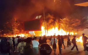 Kantor DPRD Makassar Ludes Dibakar Massa, Suasana Kota Mencekam