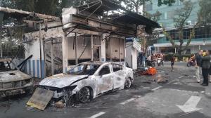 Demo di Palembang Ricuh, Gedung DPRD Sumsel dan Pos Polisi Dibakar Massa