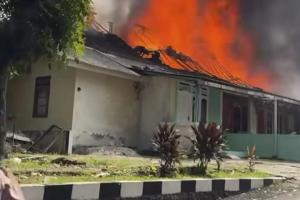 Asrama Polri di Serpong Terbakar, 10 Mobil Damkar dan Water Cannon Dikerahkan