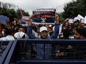 Ribuan Gen Z Nepal Marah Soal Korupsi dan Larangan Media Sosial, Bawa Simbol One Piece