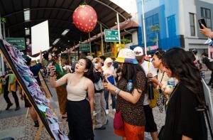 Bukan Sekadar Nonton Gigs, Pestapora 2025 Juga Dihantui Bahu Laweyan dari Film Perempuan Pembawa Sial