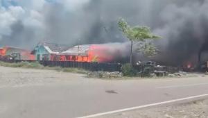 Kerusuhan di Yalimo Papua Pegunungan: Ayah dan Anak Tewas Terbakar, Ratusan Warga Mengungsi