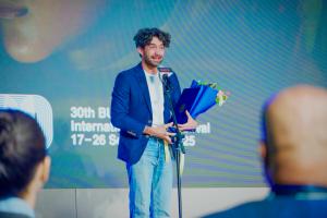 Film Pangku Raih 4 Penghargaan di Busan International Film Festival 2025
