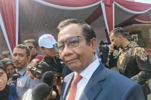 Mahfud MD Heran Diminta KPK Laporkan Dugaan Mark Up Proyek Whoosh