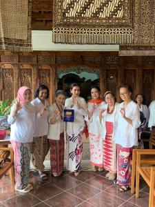 Wastraprema Gelar Bincang Bincang Bahas Keindahan Kain dan Wastra Batik Jawa Barat