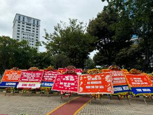 Produsen Food Tray Lokal Sindir Keras BGN Lewat Karangan Bunga: Lebih Senang Gunakan Produk Impor China