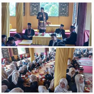 Belajar Adat, 300 mahasiswa PGSD FKIP dan Manajemen FEB Universitas Bung Hatta Padang ke Istano Linduang Bulan Pagaruyung