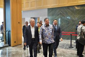 Dukung Resiliensi Ekonomi, Menko Airlangga Dorong Pengembangan AI yang Berkeadilan