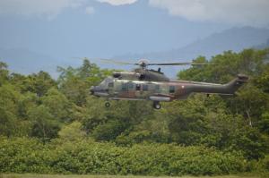 Saat Akses Darat Terputus, Caracal TNI AU Kirimkan Bantuan ke Kabupaten Agam