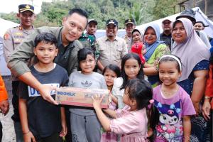 Kunjungi Lokasi Bencana di Sumbar, Menko AHY Dorong Percepatan Pemulihan Infrastruktur Konektivitas
