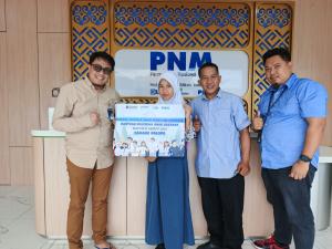 PNM Palopo Salurkan Beasiswa bagi 11 Anak Nasabah, Dorong Akses Pendidikan dan Kurangi Risiko Putus Kuliah