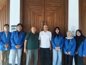 Mahasiswa UEU Sambangi indonews.id, Tugas Kampus