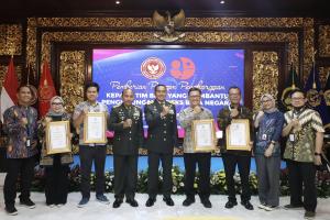 Peringati Hari Bela Negara Ke-77, Sekjen Kemhan: Aksi Nyata Bela Negara adalah Peduli Kepada Sesama
