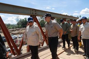 Tinjau Jembatan Bailey di Tapanuli Selatan, Menko AHY Dampingi Presiden Prabowo