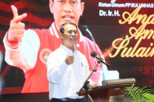IKA Unhas Peduli, Mentan Andi Amran Sulaiman Bantu Rp1 Miliar untuk Anak Yatim Piatu