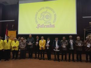 Pesan Bernas Prof Emil Salim pada  Perayaan 50 Tahun Surat Kabar Kampus UI