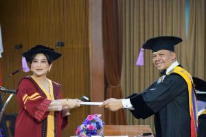Kesan Drg. Josevinda Ayu Pramesti Lulus Cum Laude, Profesi Dokter Gigi Fakultas Kedokteran Gigi Unpad