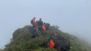 TNI AD Pimpin Operasi SAR Pesawat ATR 42-500 di Gunung Bulusaraung, Medan Ekstrem dan Cuaca Buruk Jadi Tantangan