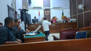 Gugatan Citizen Lawsuit, Penelantaran Tanah Didesa Banyuurip, Kedamean, Gresik, Pemerintah lalai