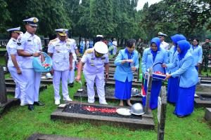 Jelang Peringatan Hari Hidrografi TNI Angkatan Laut, Danpushidrosal Pimpin Ziarah di TMPNU Kalibata