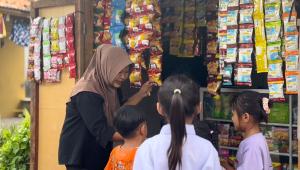 Kisah Marni di Karawang: Rumah yang Dulu Sekadar Tempat Pulang, Kini Jadi Tempat Yang Menguatkan Ekonomi Keluarga