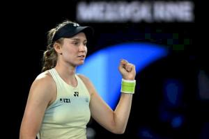 Tumbangkan Pegula pada Semifinal Australian Open, Rybakina Tantang Sabalenka di Final