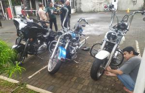 MBI Chapter Depok Touring Pendek, Rehat di Warsol 