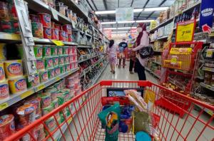 NEXT Indonesia Center: Daya Beli Masyarakat Tertekan, Masyarakat Pilih Nabung Dibanding Belanja