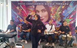 Natasha Pramudita Keluarkan Single Album Mendadak Dangdut