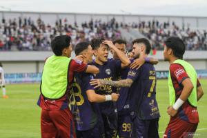 Sempat Tertinggal, Persita Comeback Hajar  PSBS Biak 2-1